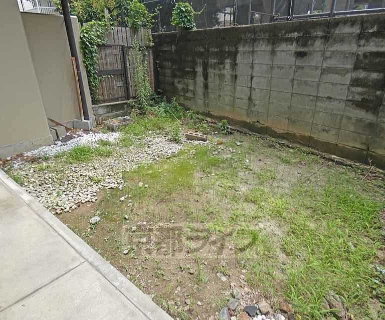 バルコニー　日当たりの良いバルコニーです。