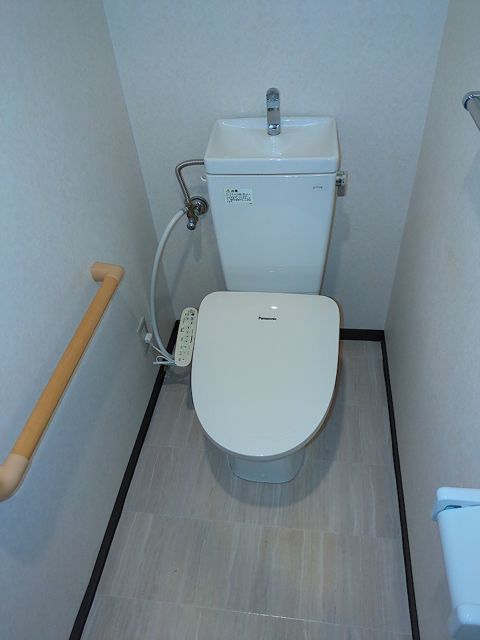 エスボヌールのトイレ写真