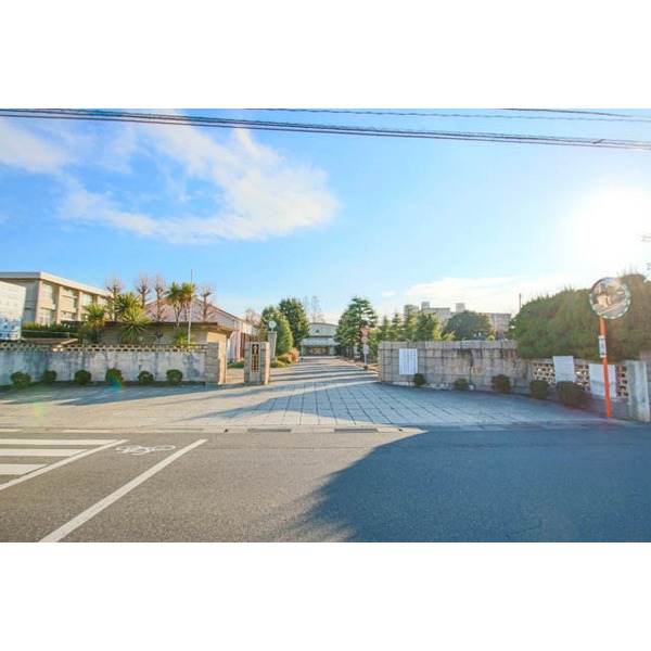 中学校　岡山市立操山中学校（中学校）まで663m