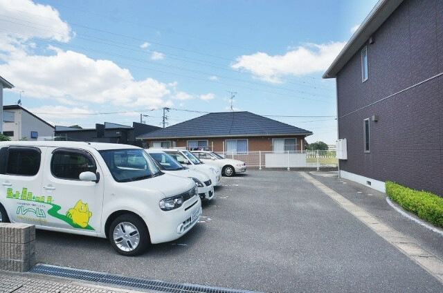 駐車場　駐車場