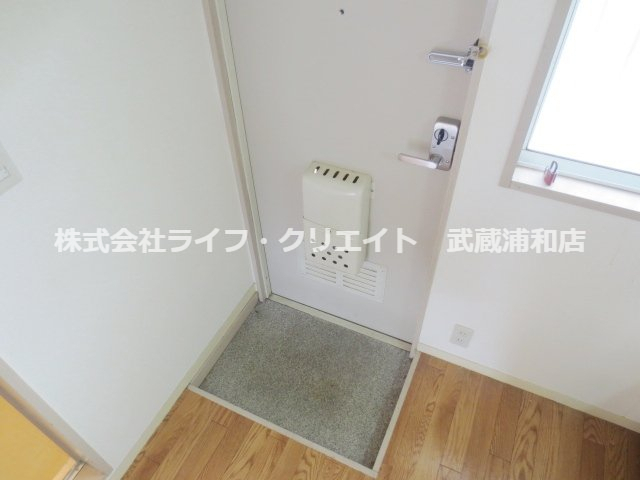 玄関　別号室の参考写真です。
