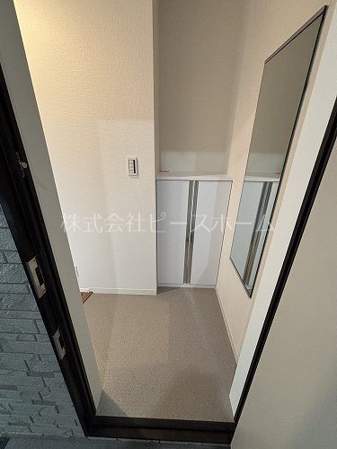 玄関　※別号室参考写真