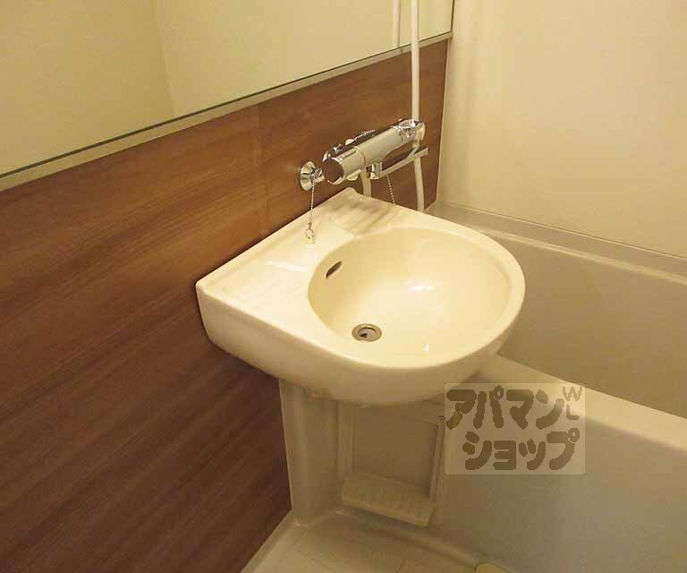 洗面設備　洗面台です