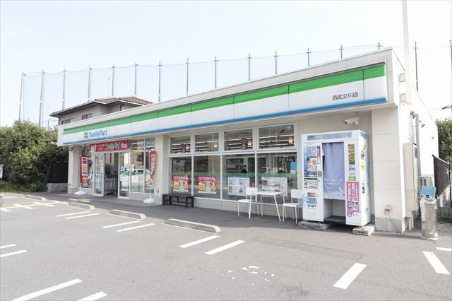 コンビニ　ファミリーマート（コンビニ）まで514m