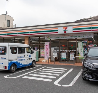 コンビニ　セブンイレブン 大田区上池台3丁目店（コンビニ）まで338m