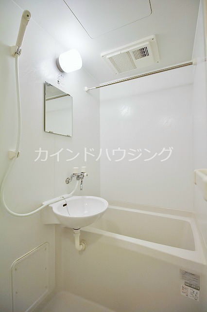 バス・シャワールーム　浴室乾燥機付き