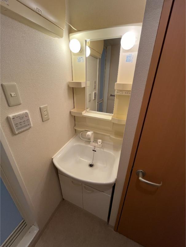 洗面設備　(参考)同間取り907号室の写真です。