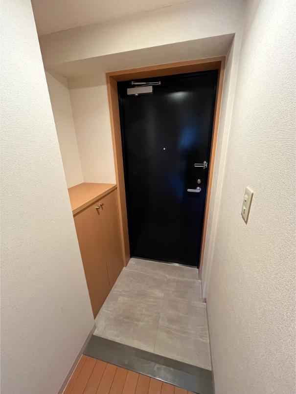 玄関　(参考)同間取り907号室の写真です。