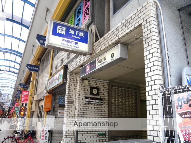コンビニ　ファミリーマート（コンビニ）まで764m