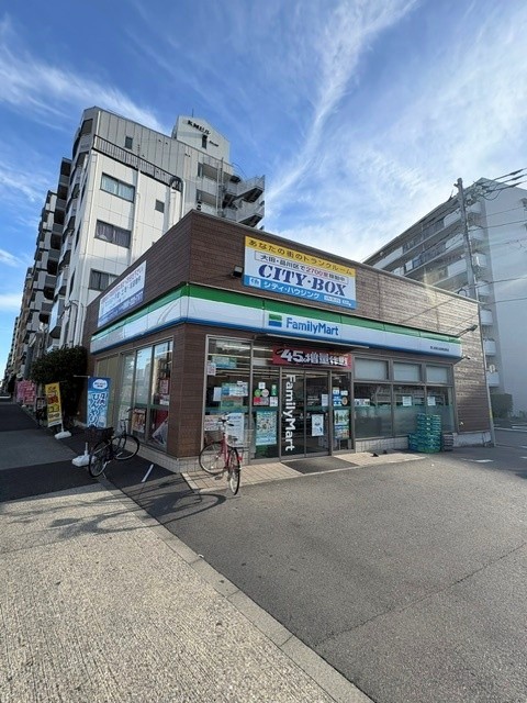 コンビニ　ファミリーマート野口西糀谷産業道路店（コンビニ）まで115m