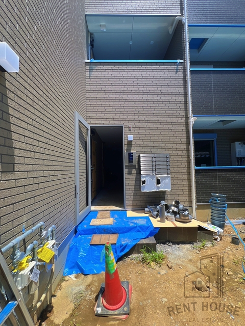 エントランス　外観（建設中）