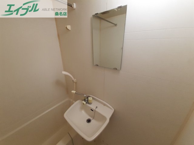 洗面設備　同型参考写真