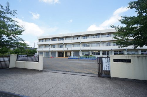 小学校　市原市立国分寺台東小学校（小学校）まで548m