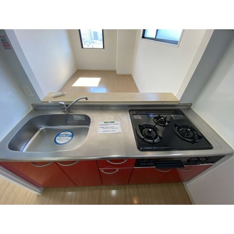 キッチン　※写真は同じマンションの違う部屋のものになります。