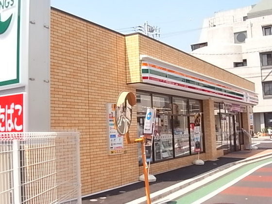 コンビニ　セブンイレブン世田谷羽根木２丁目（コンビニ）まで190m