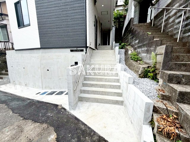 エントランス　管理の行き届いたエントランスです♪