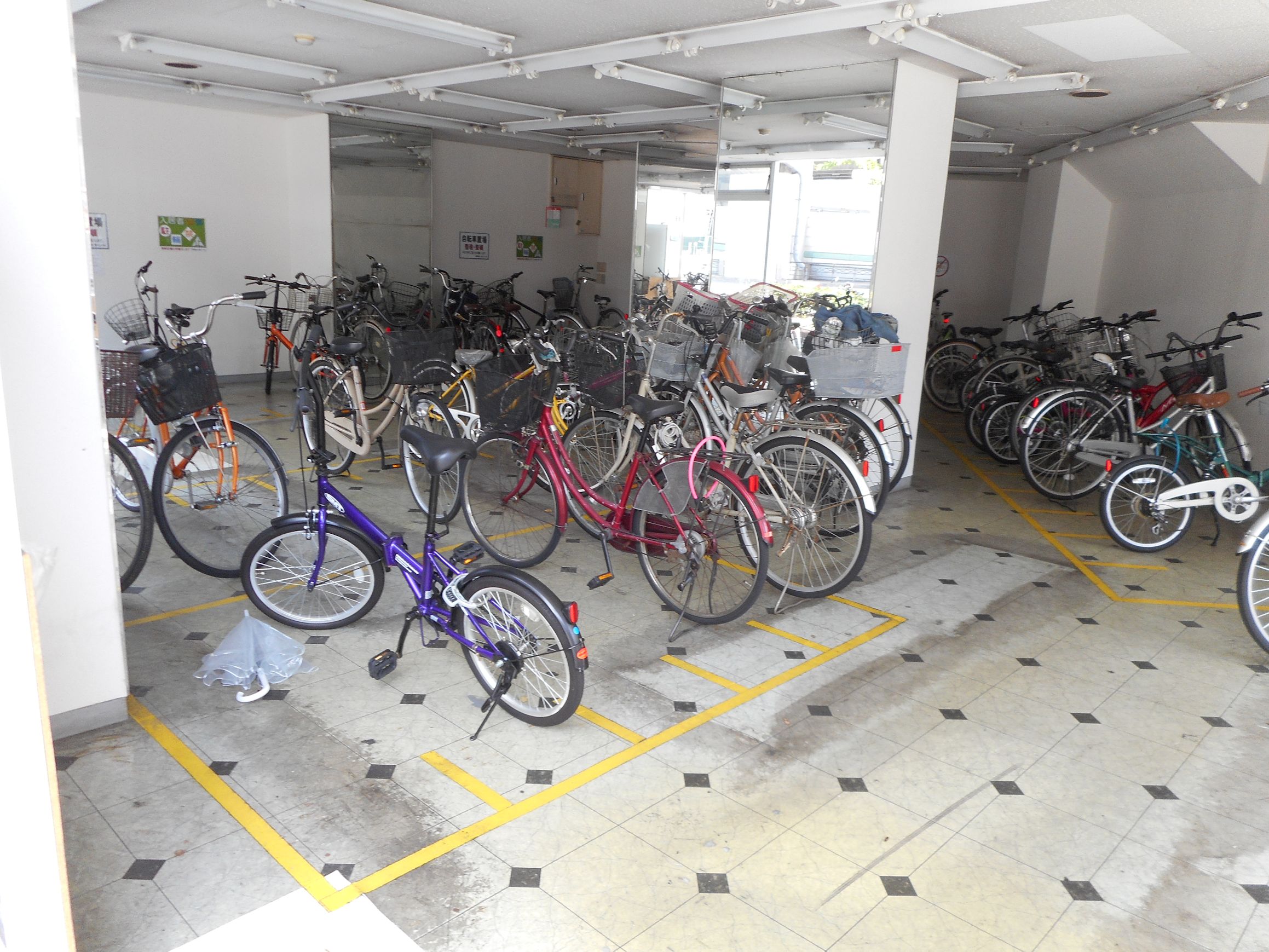 駐車場　駐輪場
