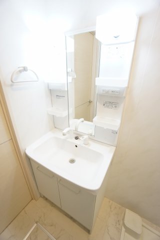 洗面設備　同物件・同タイプの写真です。