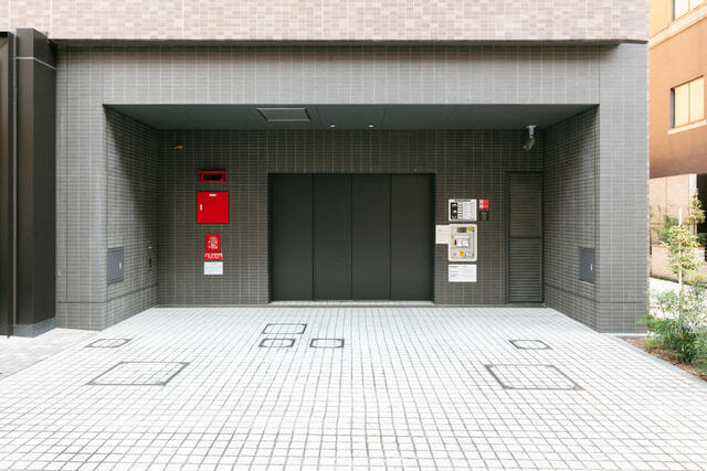エントランス　機械式駐車場