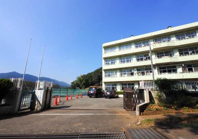 小学校　厚木市立上荻野小学校（小学校）まで1266m