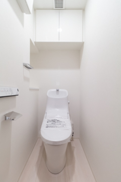 トイレ　※写真は同タイプ住戸です。