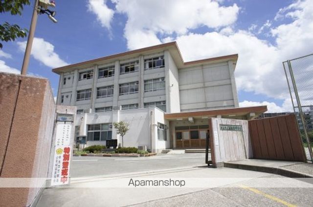 中学校　奈良市立富雄南中学校（中学校）まで1206m