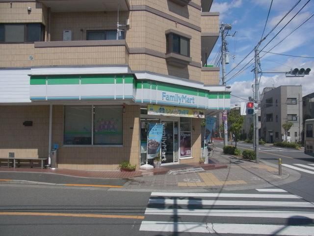 コンビニ　ファミリーマート（コンビニ）まで95m