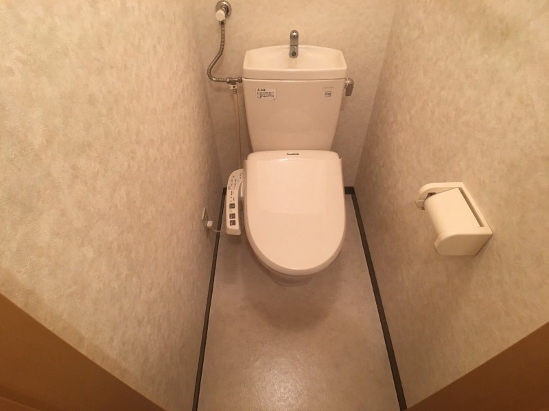 トイレ　こちらはトイレです。清潔感があり、安心して使用できます。