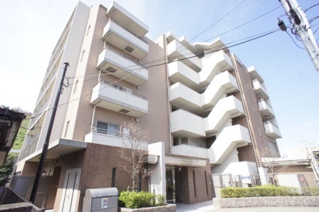 建物外観　防犯が気になる方におすすめのオートロック付き！