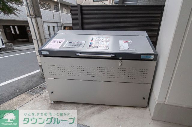 ロビー　ゴミ捨て場