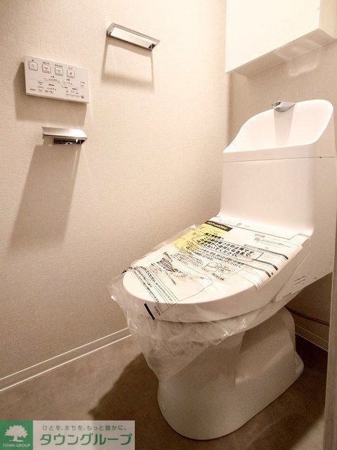 トイレ　※写真は同タイプ住戸です。