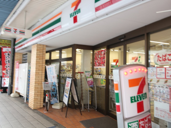 コンビニ　セブンイレブン（コンビニ）まで102m
