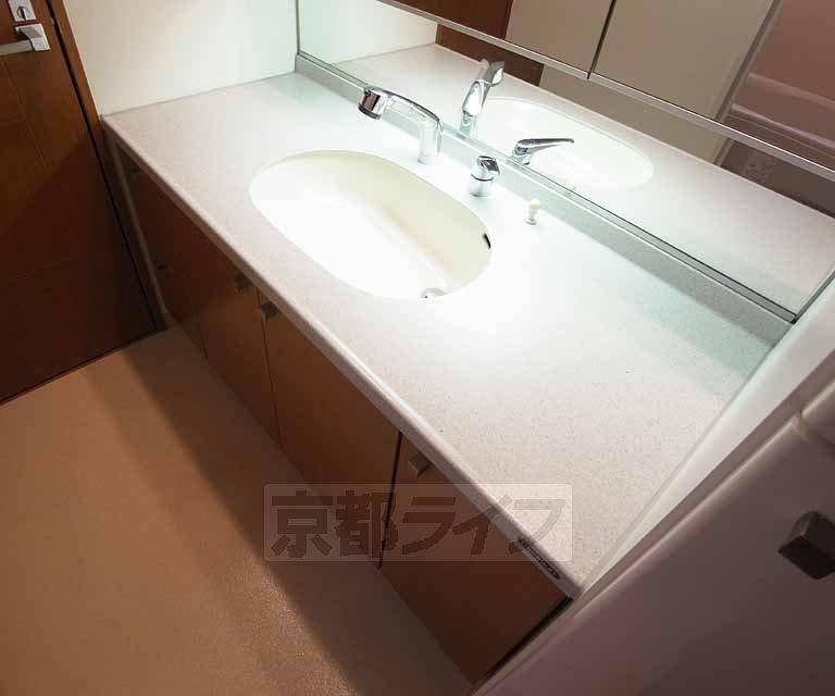 洗面設備　３０２号室