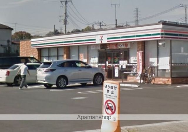 コンビニ　セブン－イレブン伊勢原桜台小学校前店（コンビニ）まで805m