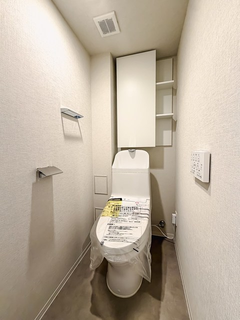 トイレ　※写真は同タイプ住戸です。