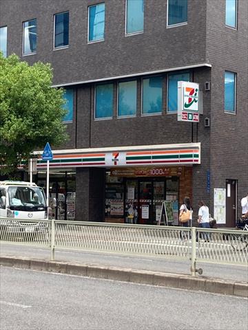 コンビニ　セブンイレブン（コンビニ）まで1960m