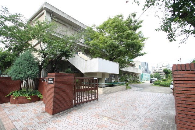 小学校　名古屋市立千早小学校（小学校）まで900m
