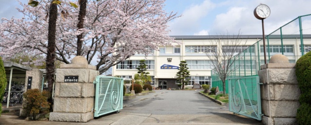 中学校　たつの市立龍野東中学校（中学校）まで1895m