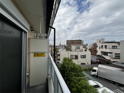 バルコニー　陽当たり良好なバルコニーです