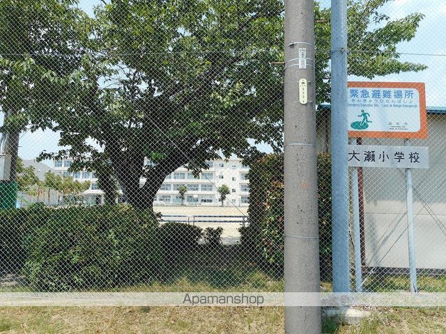 小学校　大瀬小学校（小学校）まで1899m
