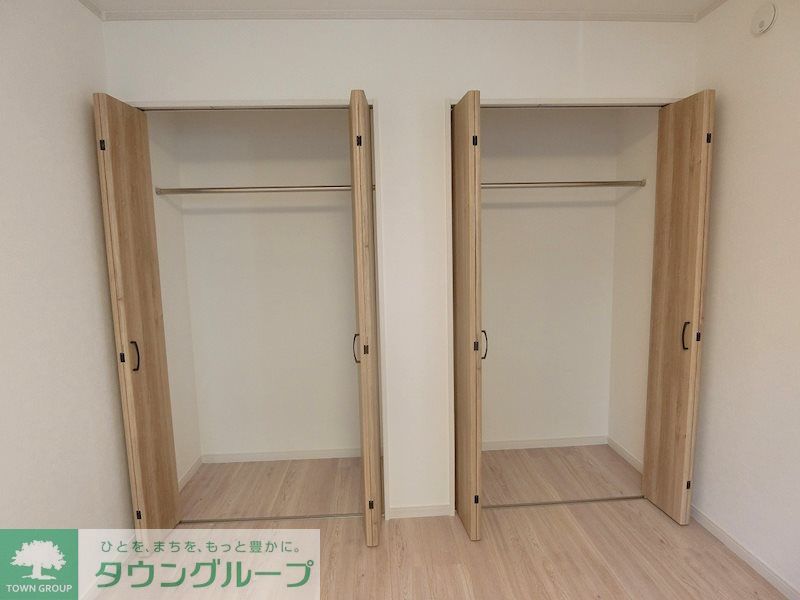 収納　ナチュラルな木目調の床材・建具を使用しており、温かい空間を…