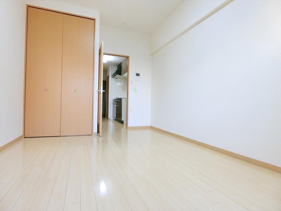 エントランス　同じ間取りの別部屋の写真です