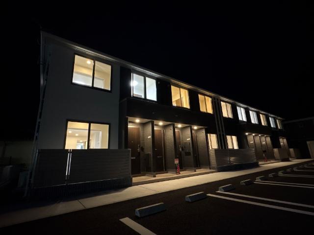 建物外観　外観写真（夜）