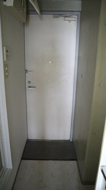 玄関　※別部屋参考写真
