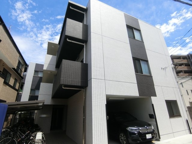 建物外観　外観タイル張りです
