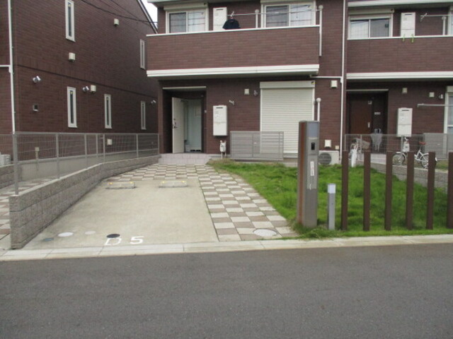 駐車場　駐車場