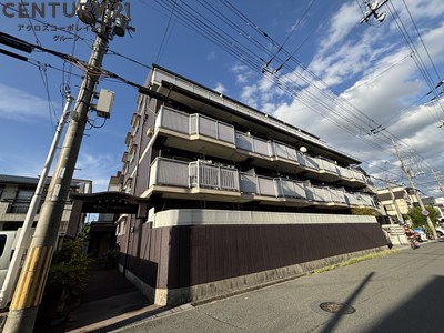 建物外観　敷地内に駐車場あります！