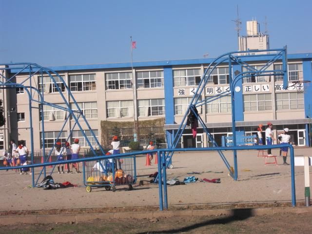 小学校　町立高雄小学校（小学校）まで550m