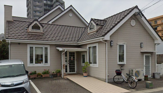 飲食店　シェルター（飲食店）まで355m