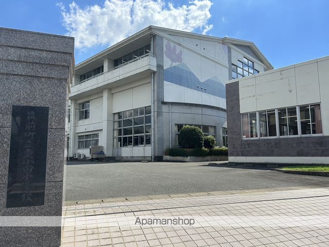 小学校　東小田小学校（小学校）まで697m